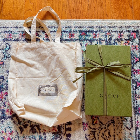 NWOT✨ Gucci Ace Bee Sneakers 🐝 with all Original Packaging ❤️ - Picture 12 of 16